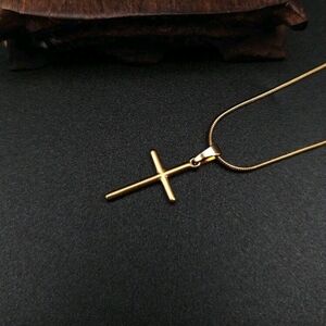Elegant Gold Cross Pendant Necklace